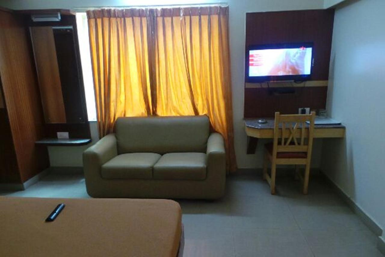 העיר בנגלור Mlc Gateway Deluxe Inn מראה חיצוני תמונה